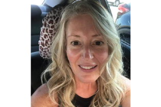 Debra Stith selfie image in her car