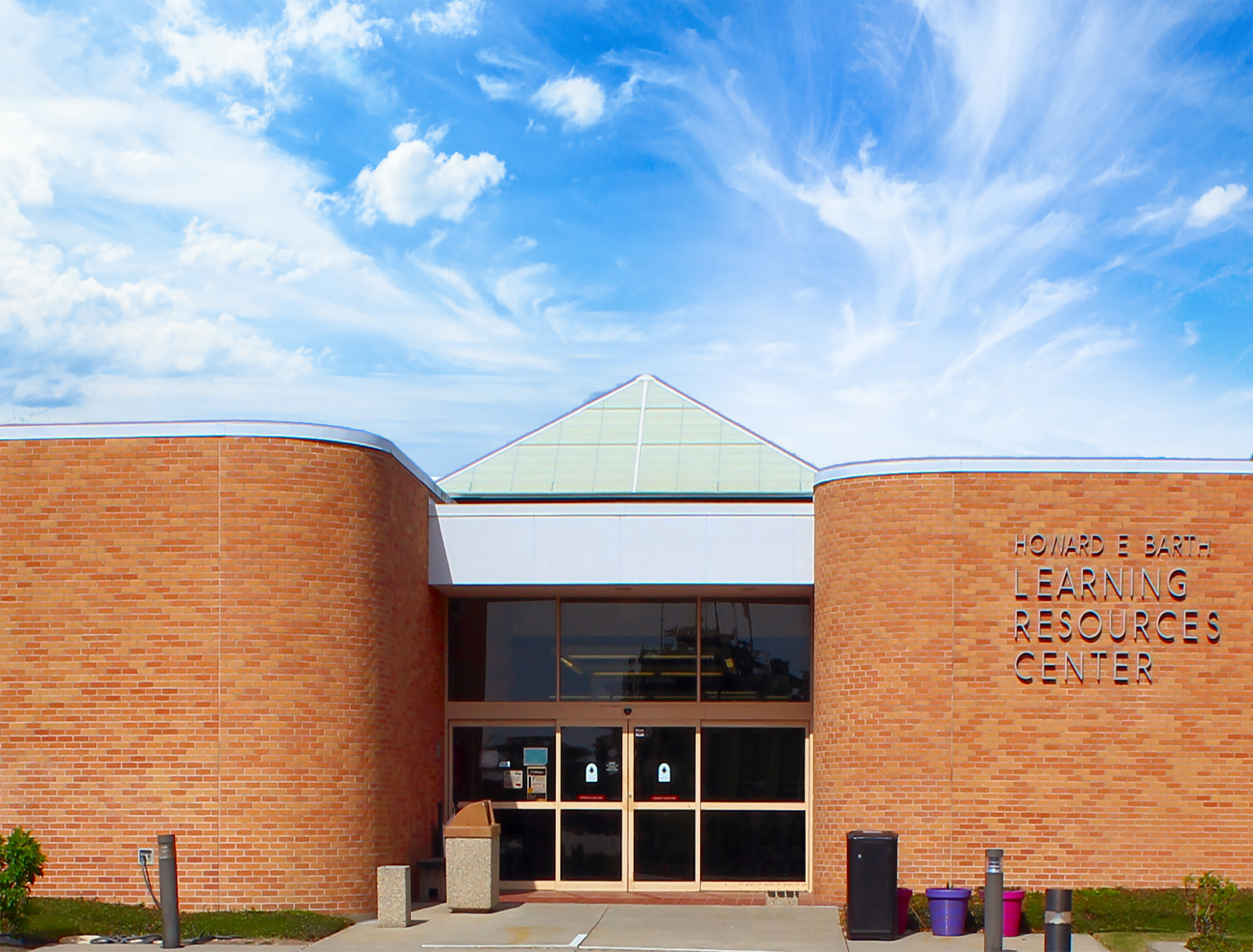 Photo of Barth Learning Resources Center on Windward Campus